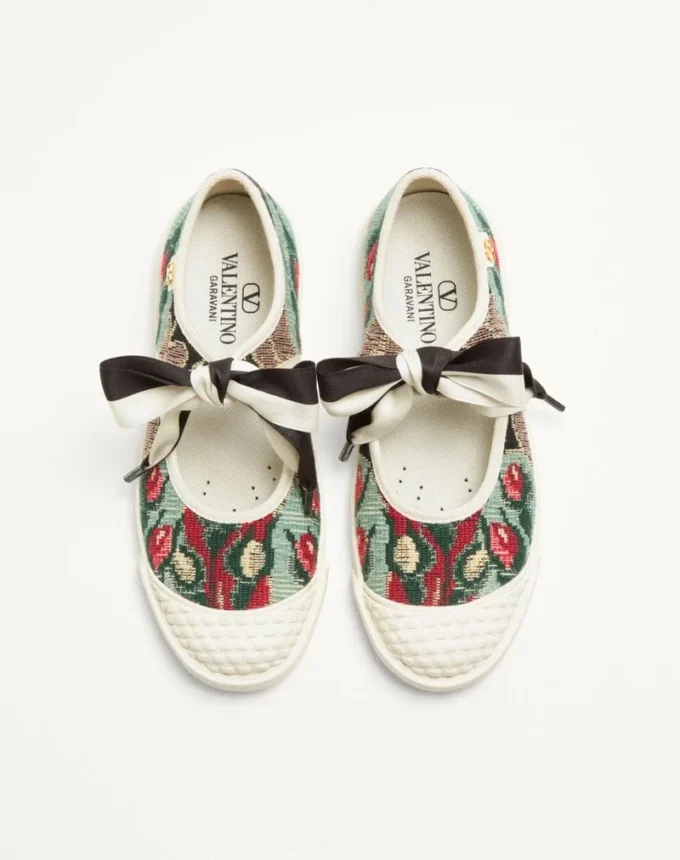 Ballerina Bay By Bay Sneaker aus Jacquard-Stoff mit Blumenstickerei Ballerina Bay By Bay Sneaker aus Jacquard-Stoff mit Blumenstickerei