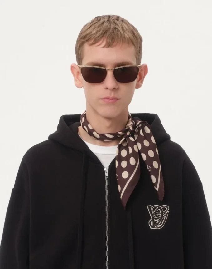Baumwoll-Kapuzensweatshirt mit VG-Aufnäher Baumwoll-Kapuzensweatshirt mit VG-Aufnäher