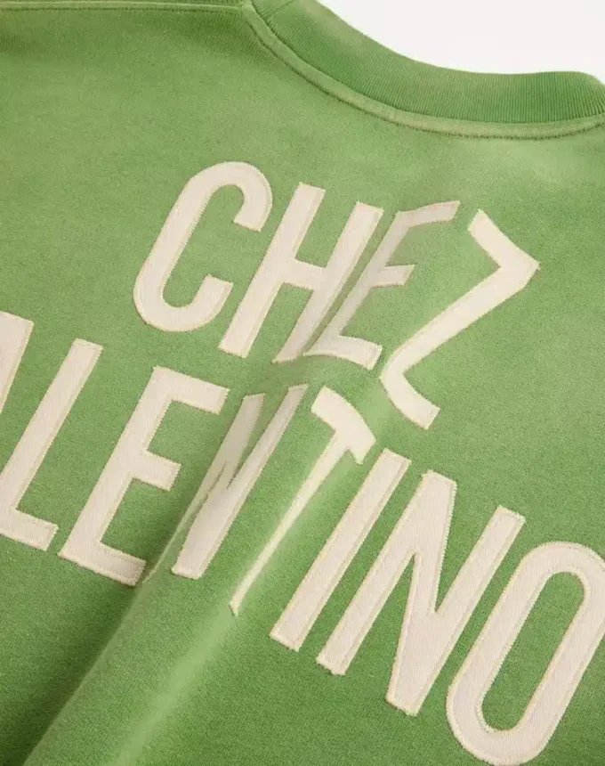 Baumwoll-Sweatshirt mit „Chez Valentino”-Print und Stickerei Baumwoll-Sweatshirt mit „Chez Valentino”-Print und Stickerei