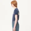 Baumwoll-T-Shirt mit Chez Valentino-Print und Patch Baumwoll-T-Shirt mit Chez Valentino-Print und Patch