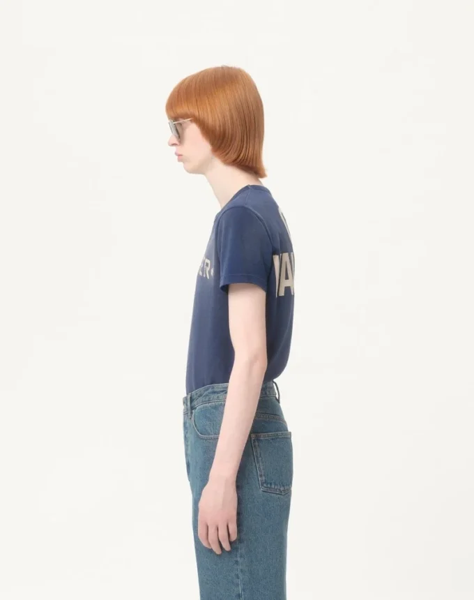 Baumwoll-T-Shirt mit Chez Valentino-Print und Patch Baumwoll-T-Shirt mit Chez Valentino-Print und Patch