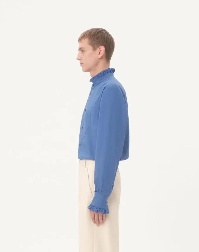 Baumwollpopelinehemd mit Plastron und Rüschen Baumwollpopelinehemd mit Plastron und Rüschen