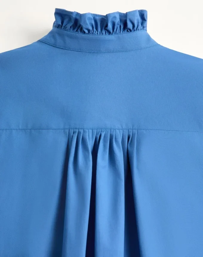 Baumwollpopelinehemd mit Plastron und Rüschen Baumwollpopelinehemd mit Plastron und Rüschen