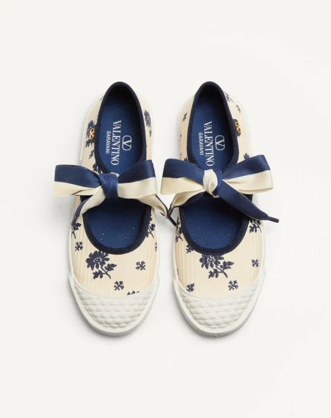 Bay By Bay Ballerina-Sneaker aus Papier mit Blumenmuster Bay By Bay Ballerina-Sneaker aus Papier mit Blumenmuster