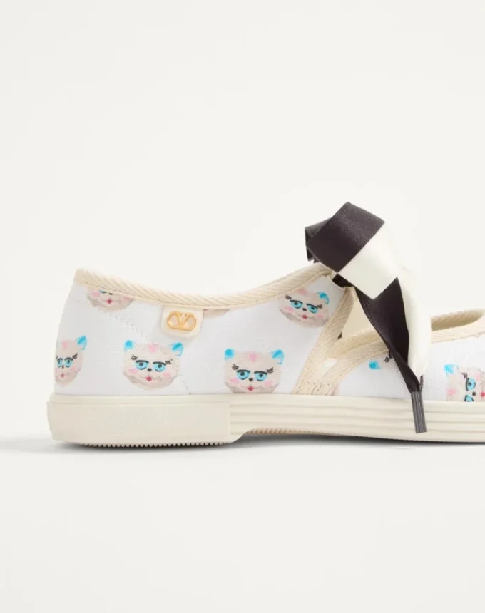 Bay By Bay Ballerina-Sneaker aus Stoff mit Le Chat De La Maison-Print