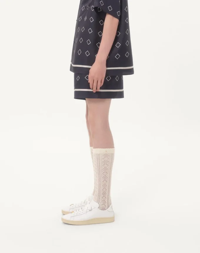 Bermudashorts aus Seidentwill mit durchgehendem Opticool-Print Bermudashorts aus Seidentwill mit durchgehendem Opticool-Print