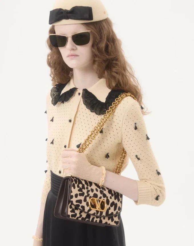 Bestickte Baumwollstrickjacke Bestickte Baumwollstrickjacke
