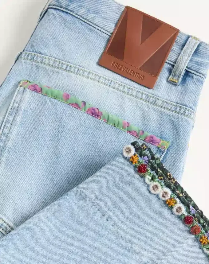 Bestickte Jeanshose Bestickte Jeanshose