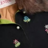 Bestickte Strickjacke Bestickte Strickjacke