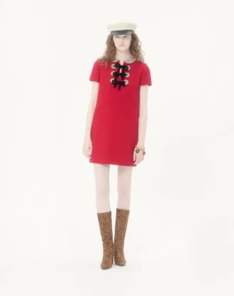 Besticktes kurzes Kleid aus Crêpe Couture
