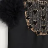 Besticktes kurzes Kleid aus Crêpe Couture Besticktes kurzes Kleid aus Crêpe Couture