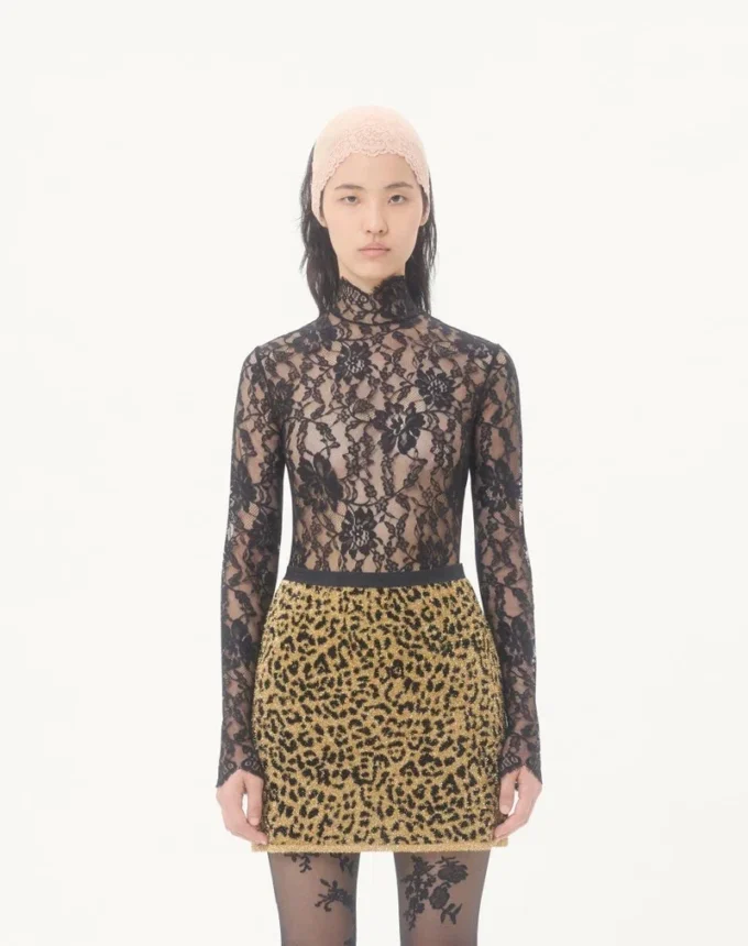 Body mit floraler Spitze Body mit floraler Spitze