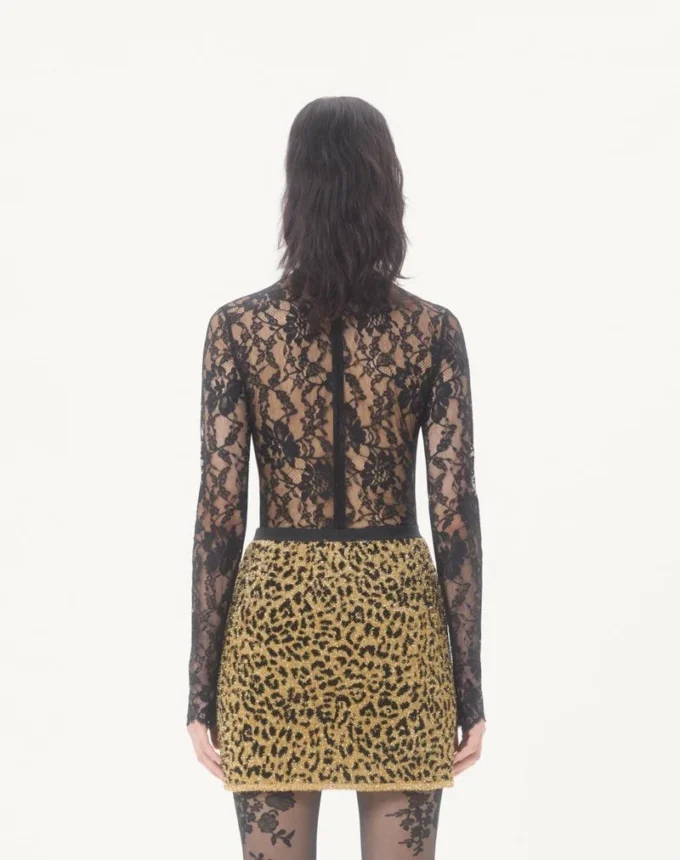 Body mit floraler Spitze Body mit floraler Spitze
