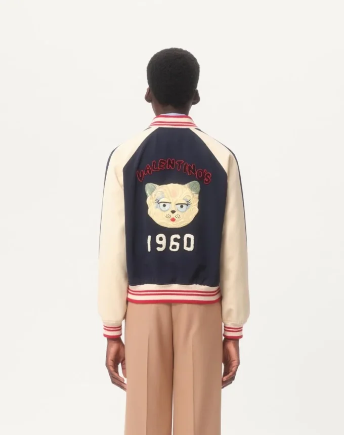 Bomberjacke aus Wolle und Baumwolle mit Vlogo und Le Chat De La Maison-Aufnäher Bomberjacke aus Wolle und Baumwolle mit Vlogo und Le Chat De La Maison-Aufnäher