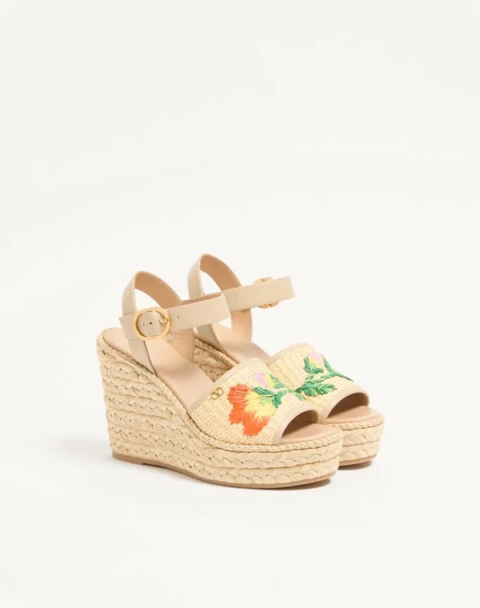 Bribri Raffia-Keilabsatzsandale mit Blumenstickerei 115 mm Bribri Raffia-Keilabsatzsandale mit Blumenstickerei 115 mm