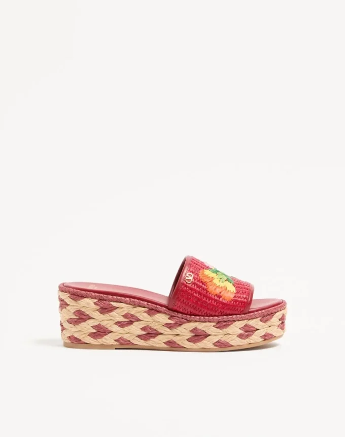Bribri Raffia Wedge Slide mit Blumenstickerei 65 mm Bribri Raffia Wedge Slide mit Blumenstickerei 65 mm