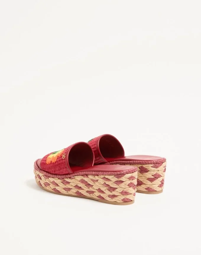 Bribri Raffia Wedge Slide mit Blumenstickerei 65 mm Bribri Raffia Wedge Slide mit Blumenstickerei 65 mm