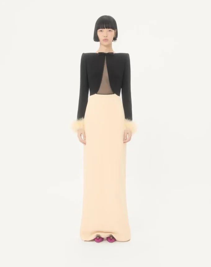 Cady Couture Langes Kleid mit Federn Cady Couture Langes Kleid mit Federn