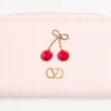 Cherryfic Mini-Geldbörse mit Reißverschluss aus genarbtem Kalbsleder Cherryfic Mini-Geldbörse mit Reißverschluss aus genarbtem Kalbsleder