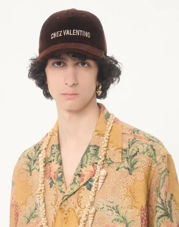 Chez Valentino Baseballkappe aus Samt mit Stickerei