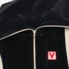 Chez Valentino Chenille-Sweatshirt mit Rollkragen, Reißverschluss und Aufnäher Chez Valentino Chenille-Sweatshirt mit Rollkragen, Reißverschluss und Aufnäher