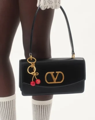 Chez Valentino Taschenanhänger aus Metall und Emaille mit Schlüsselring