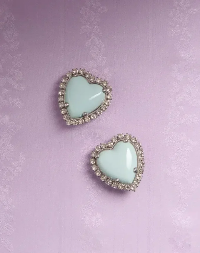 Coeur Hyperbole Ohrringe aus Metall, Harz und Swarovski®-Kristallen Coeur Hyperbole Ohrringe aus Metall, Harz und Swarovski®-Kristallen