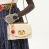 Coeur Royal Taschenanhänger mit Schlüsselring aus Metall und Emaille Coeur Royal Taschenanhänger mit Schlüsselring aus Metall und Emaille