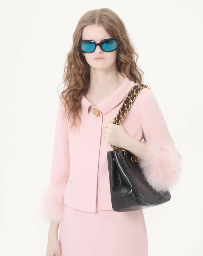 Crepe Couture Jacke mit Federn Crepe Couture Jacke mit Federn