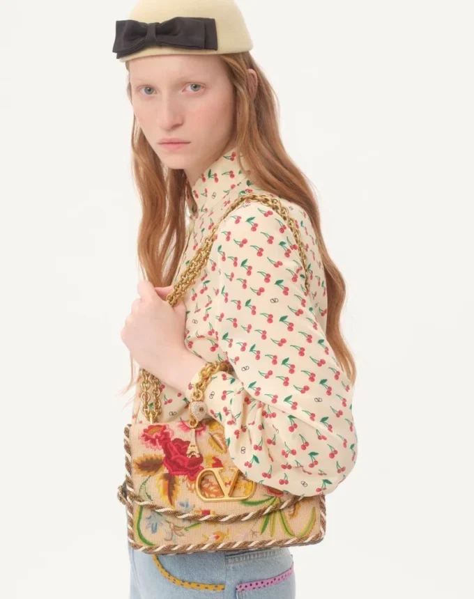 Crepe De Chine-Hemd mit Cherryfic-Print Crepe De Chine-Hemd mit Cherryfic-Print
