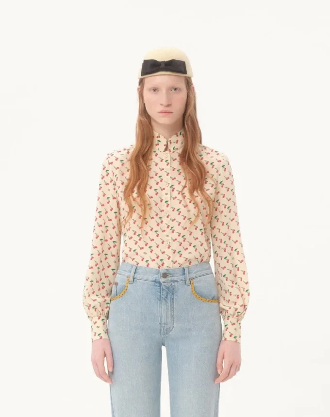 Crepe De Chine-Hemd mit Cherryfic-Print Crepe De Chine-Hemd mit Cherryfic-Print