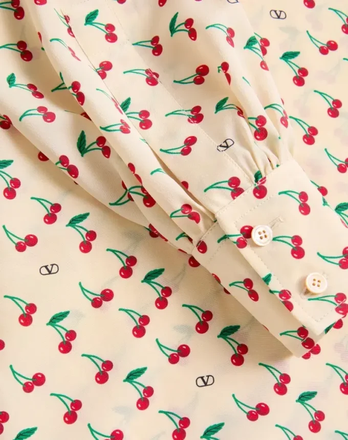 Crepe De Chine-Hemd mit Cherryfic-Print Crepe De Chine-Hemd mit Cherryfic-Print