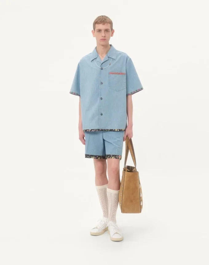Denim-Bowlinghemd mit floralem Printbesatz Denim-Bowlinghemd mit floralem Printbesatz