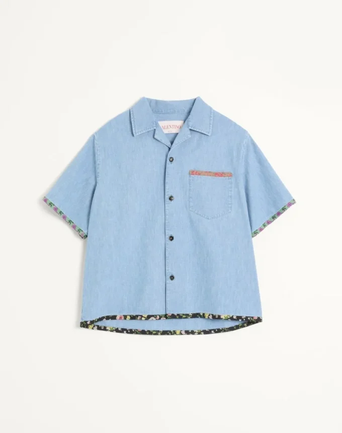 Denim-Bowlinghemd mit floralem Printbesatz Denim-Bowlinghemd mit floralem Printbesatz