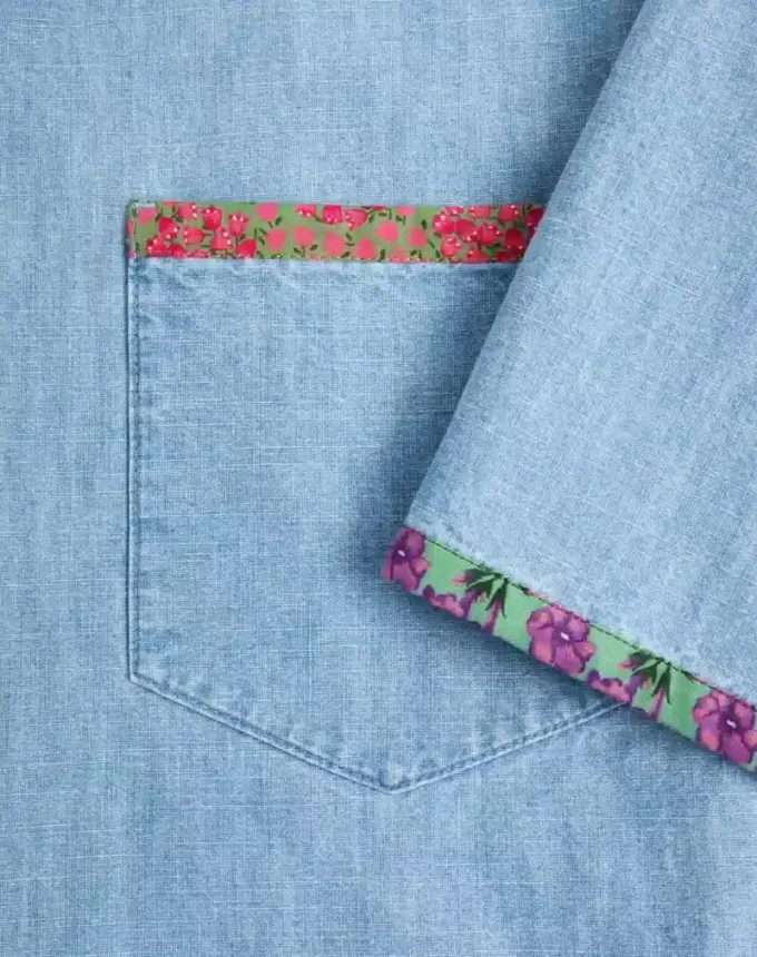 Denim-Bowlinghemd mit floralem Printbesatz Denim-Bowlinghemd mit floralem Printbesatz