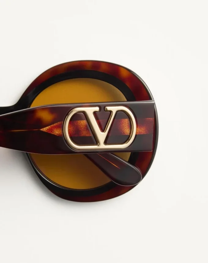 Dramatische runde Acetat-Brille im Stil der 1960er Jahre Dramatische runde Acetat-Brille im Stil der 1960er Jahre