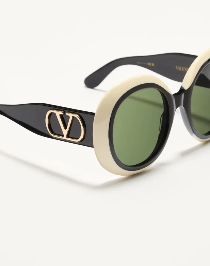 Dramatische runde Acetat-Brille im Stil der 1960er Jahre Dramatische runde Acetat-Brille im Stil der 1960er Jahre