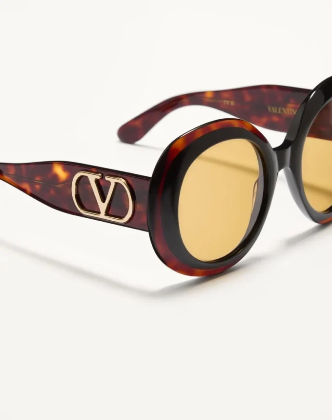Dramatische runde Acetat-Brille im Stil der 1960er Jahre Dramatische runde Acetat-Brille im Stil der 1960er Jahre