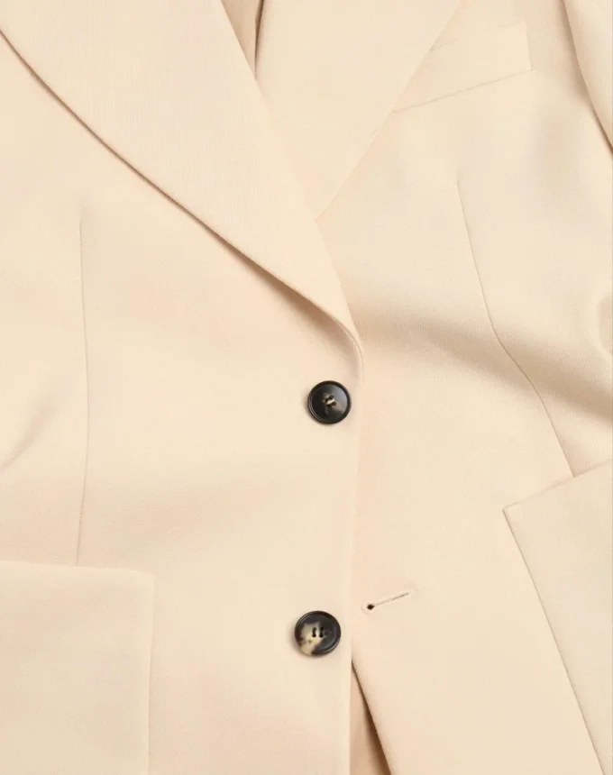Einreihige Jacke aus Wollgabardine Einreihige Jacke aus Wollgabardine