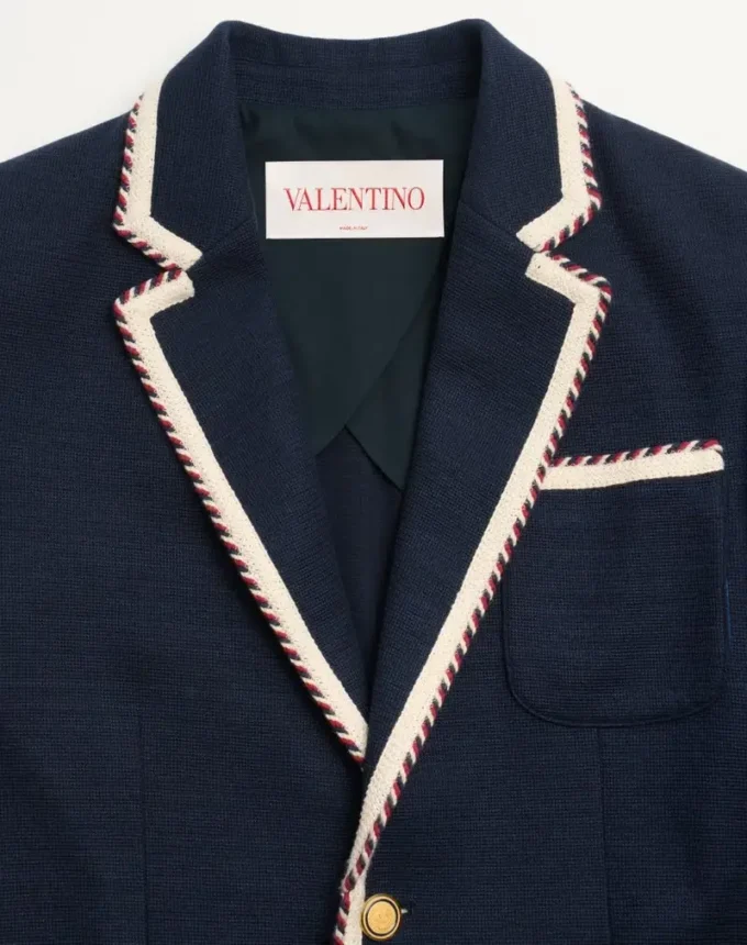 Einreihige Jersey-Baumwolljacke mit Torchon-Paspelierung Einreihige Jersey-Baumwolljacke mit Torchon-Paspelierung