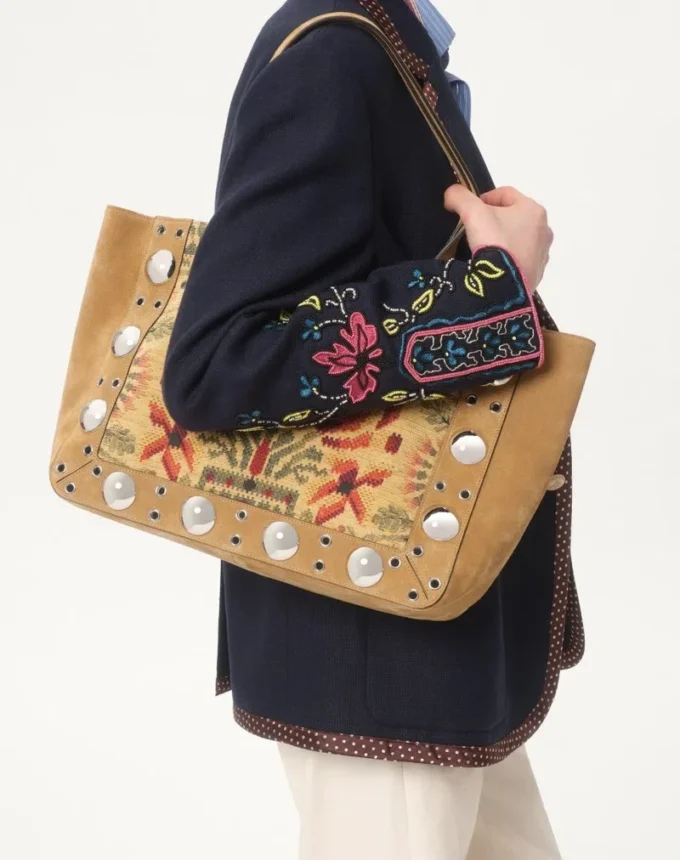 Einreihige Leinenjacke mit Perlenstickerei und Aufnähern Einreihige Leinenjacke mit Perlenstickerei und Aufnähern