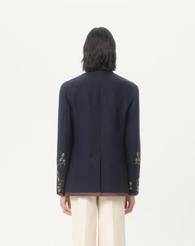 Einreihige Leinenjacke mit Perlenstickerei und Aufnähern Einreihige Leinenjacke mit Perlenstickerei und Aufnähern