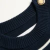 Gestreifter Baumwollpullover mit Rundhalsausschnitt und Knöpfen an der Schulter Gestreifter Baumwollpullover mit Rundhalsausschnitt und Knöpfen an der Schulter
