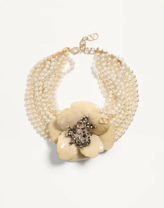 Halskette „Fleur Lumineuse” aus Metall, Emaille, Perlen und Stoff