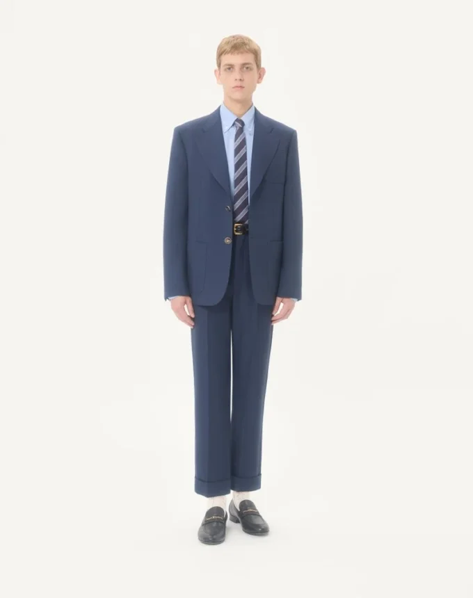 Hose aus Wollgabardine mit Umschlag Hose aus Wollgabardine mit Umschlag