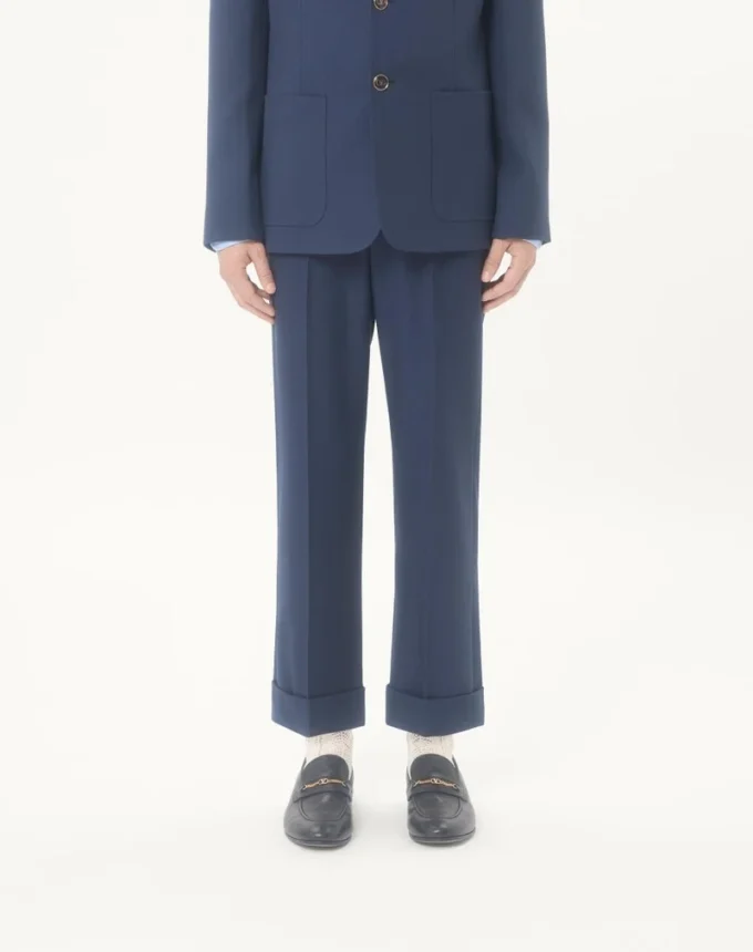 Hose aus Wollgabardine mit Umschlag Hose aus Wollgabardine mit Umschlag