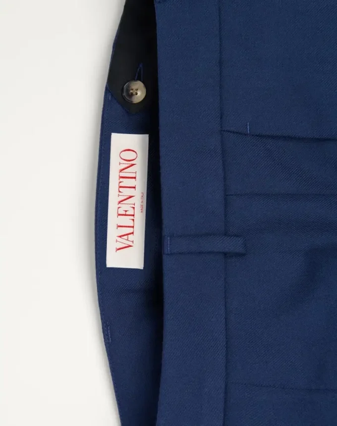Hose aus Wollgabardine mit Umschlag Hose aus Wollgabardine mit Umschlag