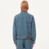 Jeansjacke mit Perlenstickerei und bedruckten Kanten Jeansjacke mit Perlenstickerei und bedruckten Kanten