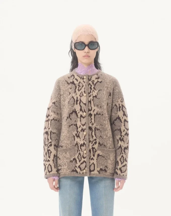 Kaschmir-Strickjacke mit Animal-Print Kaschmir-Strickjacke mit Animal-Print