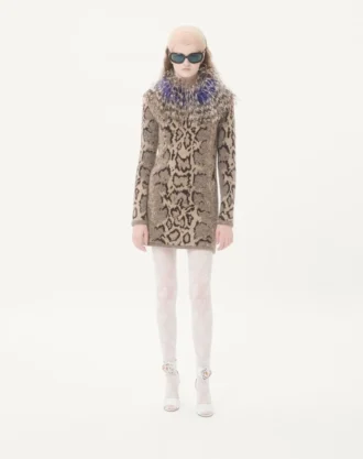 Kaschmirkleid mit Animal-Print und Federn Kaschmirkleid mit Animal-Print und Federn